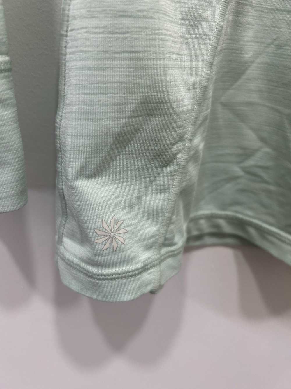 Athleta Long Sleeve Pacifica Illume Womens Size XL Mint Green Fitted Top Contour - Picture 6 of 9